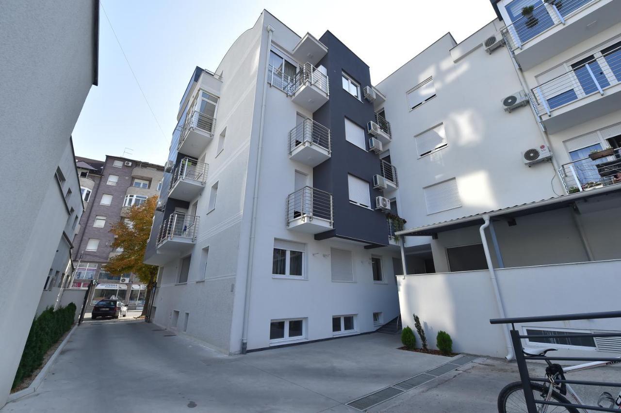 Apartment Sinisa With Garage Novi Sad Buitenkant foto