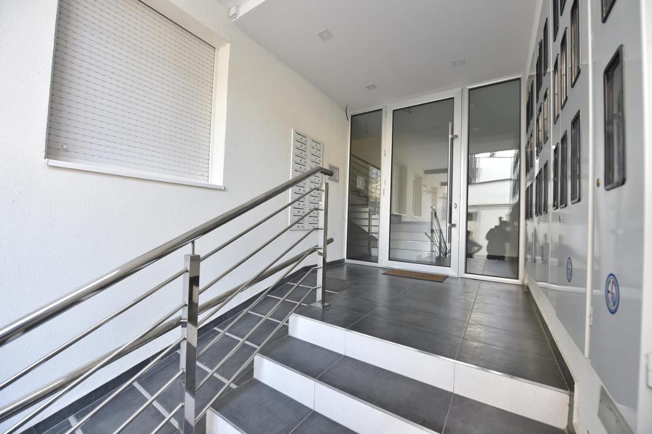 Apartment Sinisa With Garage Novi Sad Buitenkant foto